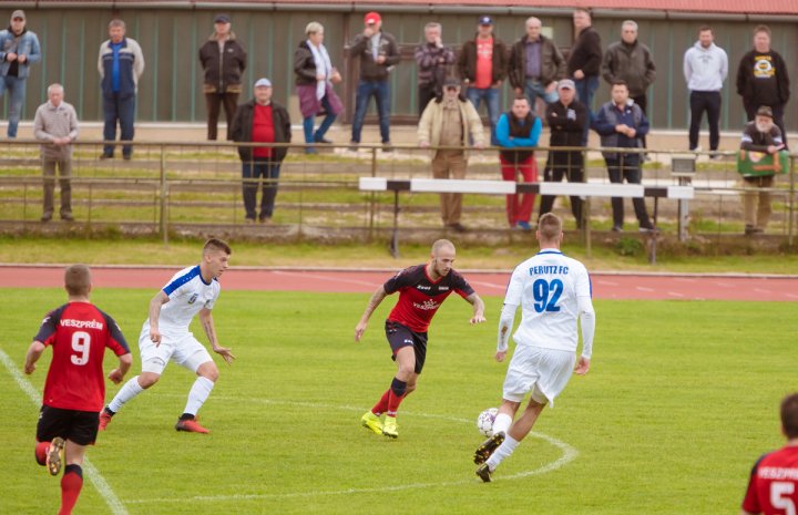 VLS Veszprém - Pápai Perutz FC